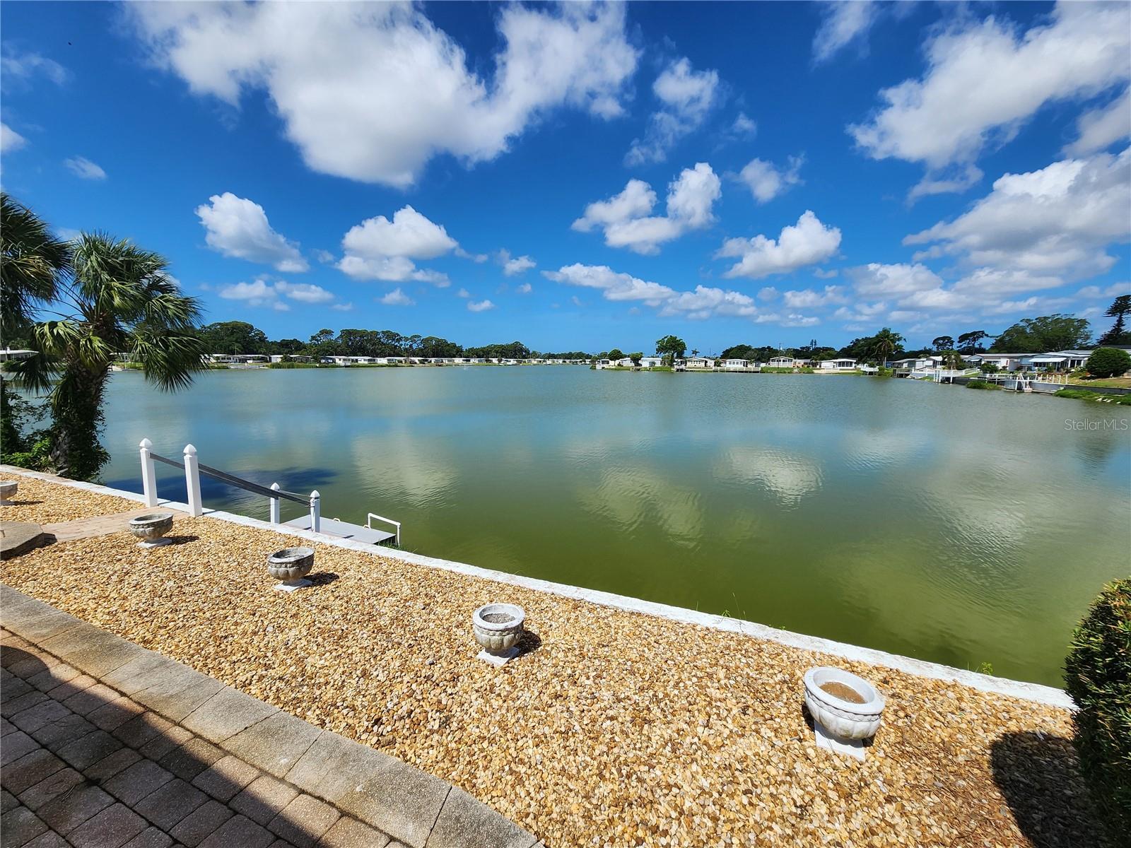 PALM LAKE ESTATES - Residential