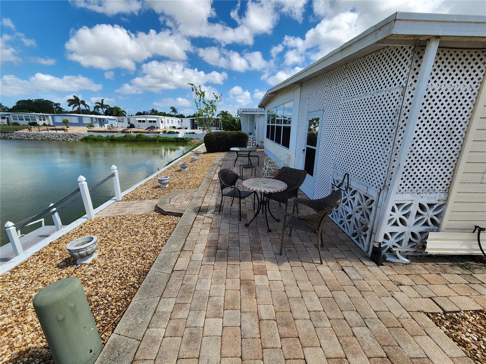 PALM LAKE ESTATES - Residential