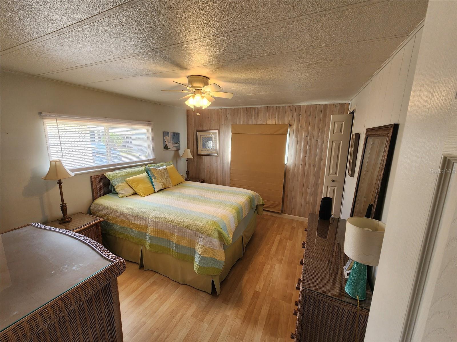 PALM LAKE ESTATES - Residential