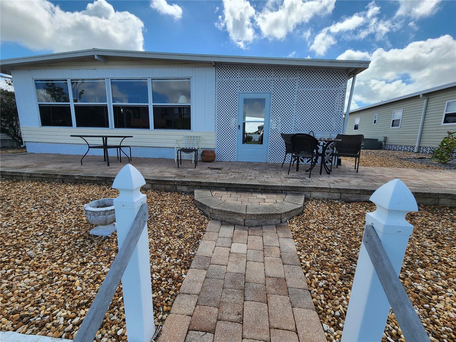 PALM LAKE ESTATES - Residential