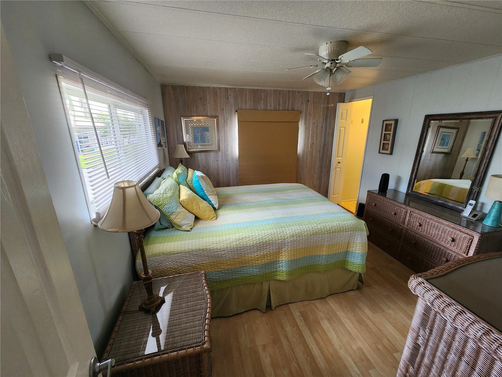 PALM LAKE ESTATES - Residential