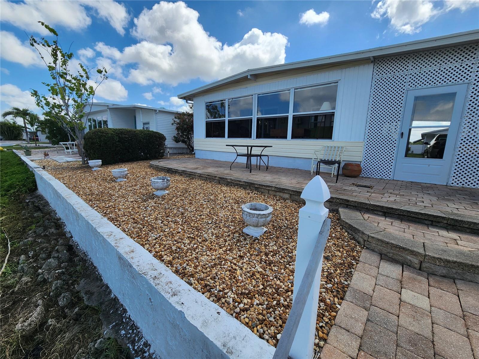 PALM LAKE ESTATES - Residential