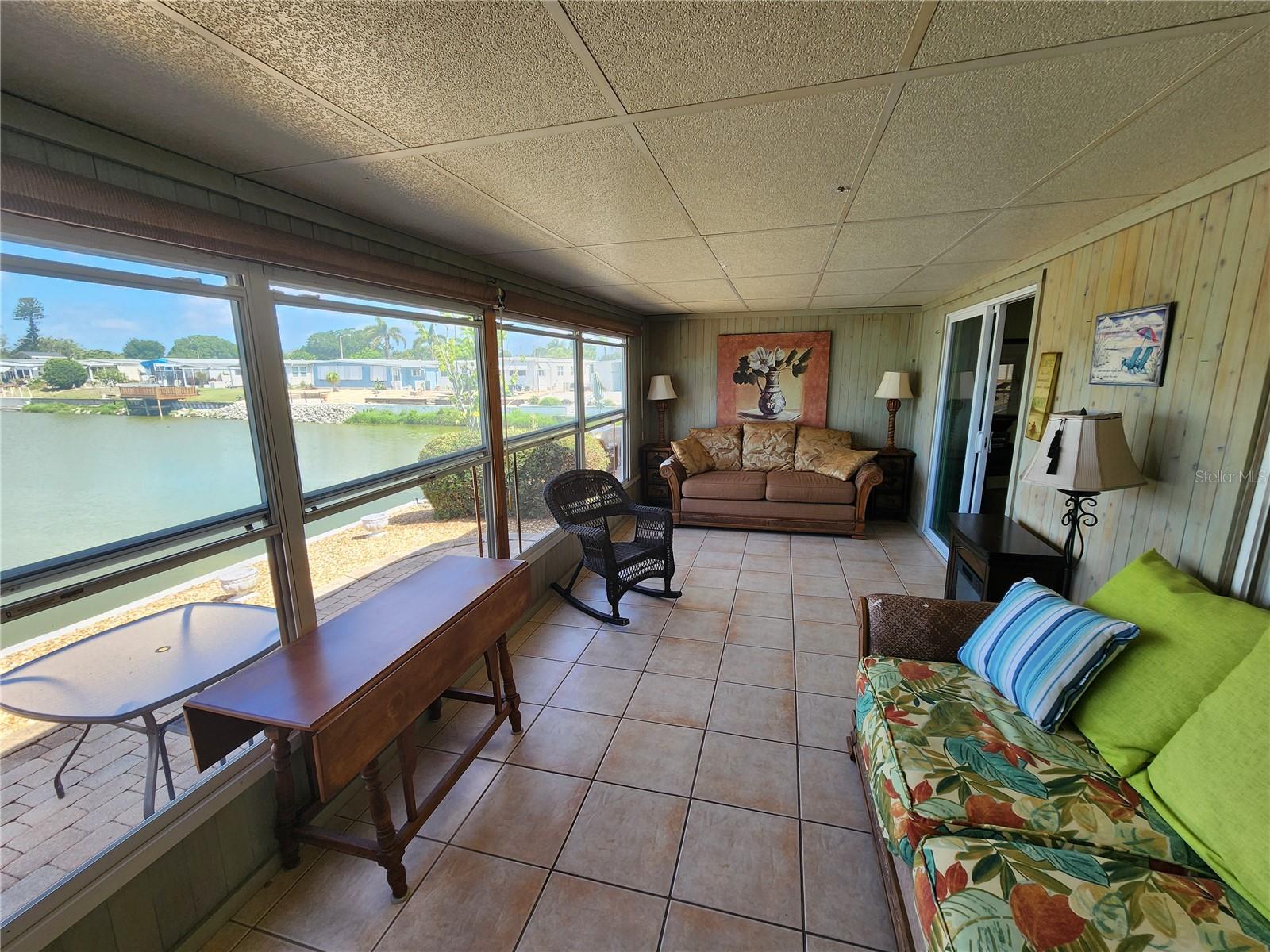 PALM LAKE ESTATES - Residential