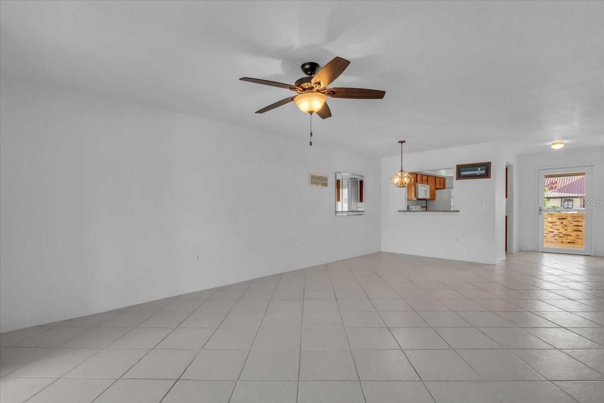 ESTANCIAS OF CAPRI ISLES - Residential