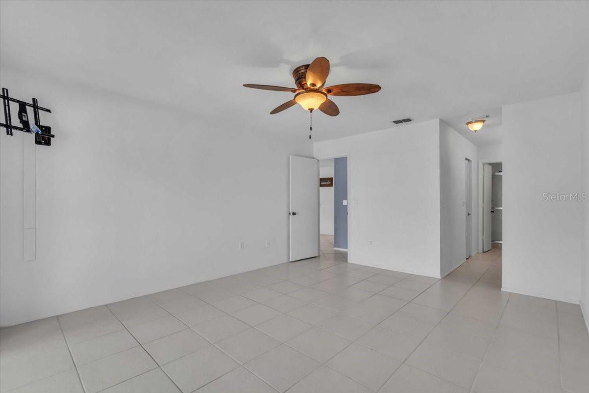 ESTANCIAS OF CAPRI ISLES - Residential