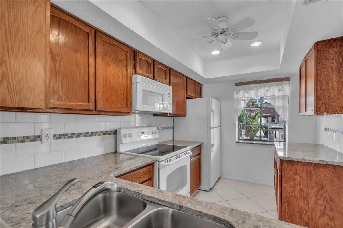 ESTANCIAS OF CAPRI ISLES - Residential