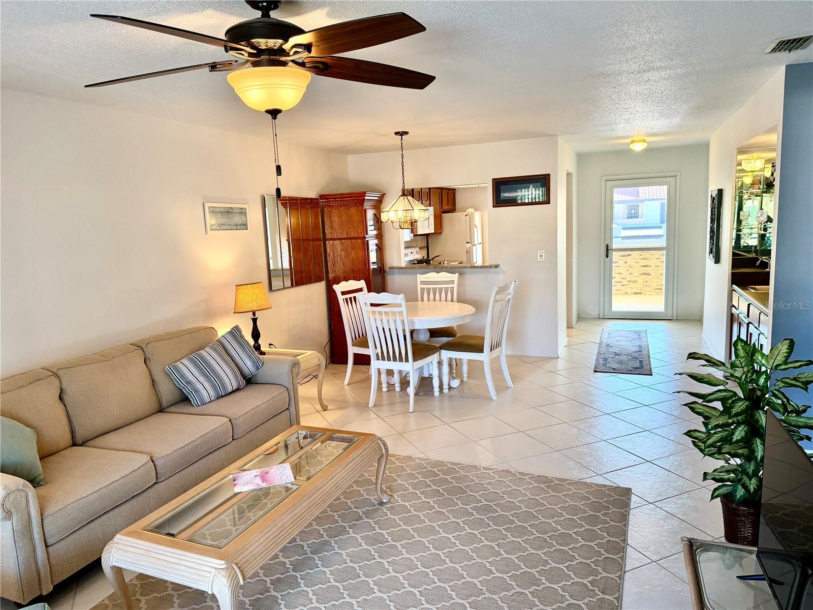 ESTANCIAS OF CAPRI ISLES - Residential