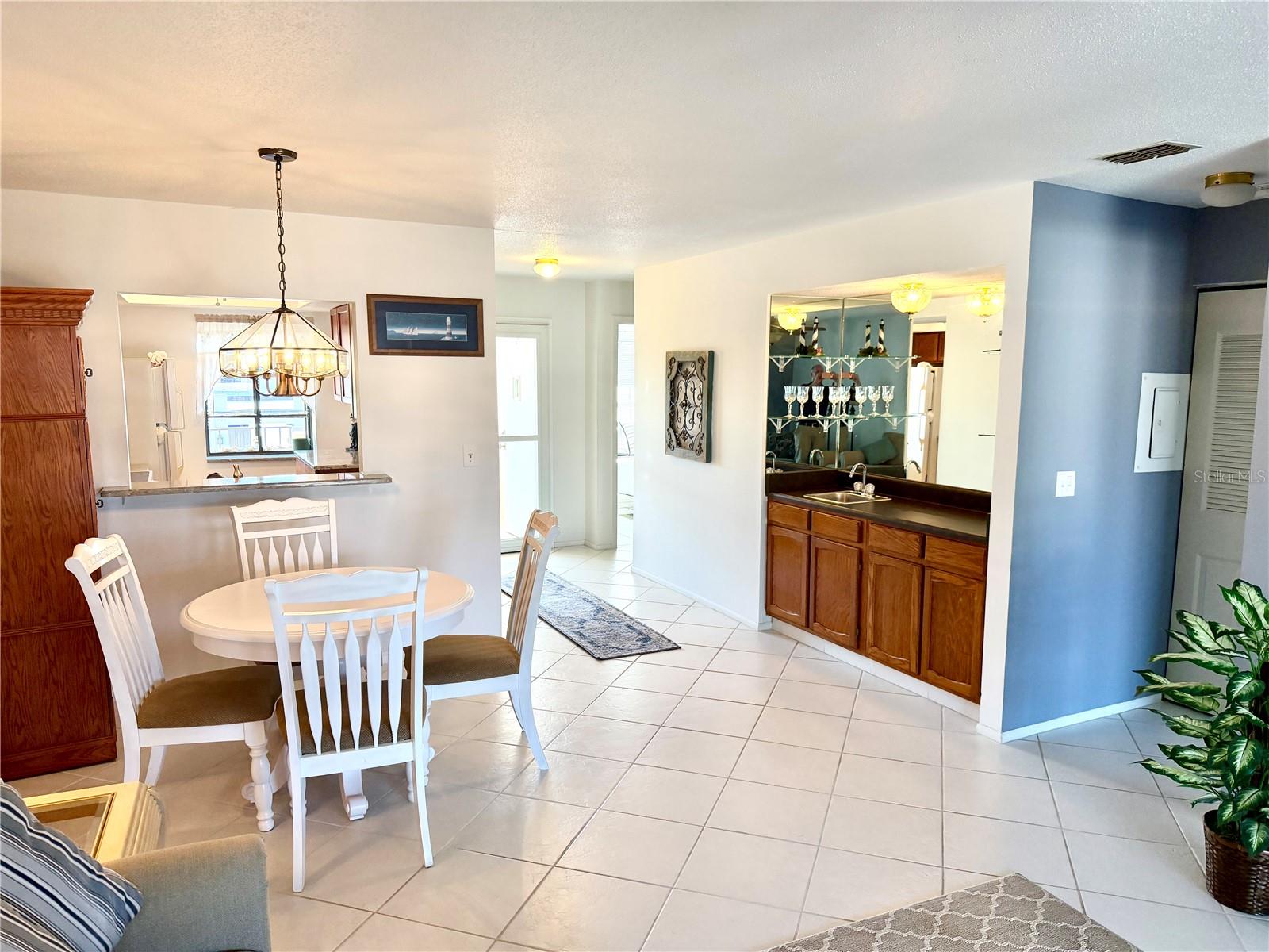 ESTANCIAS OF CAPRI ISLES - Residential