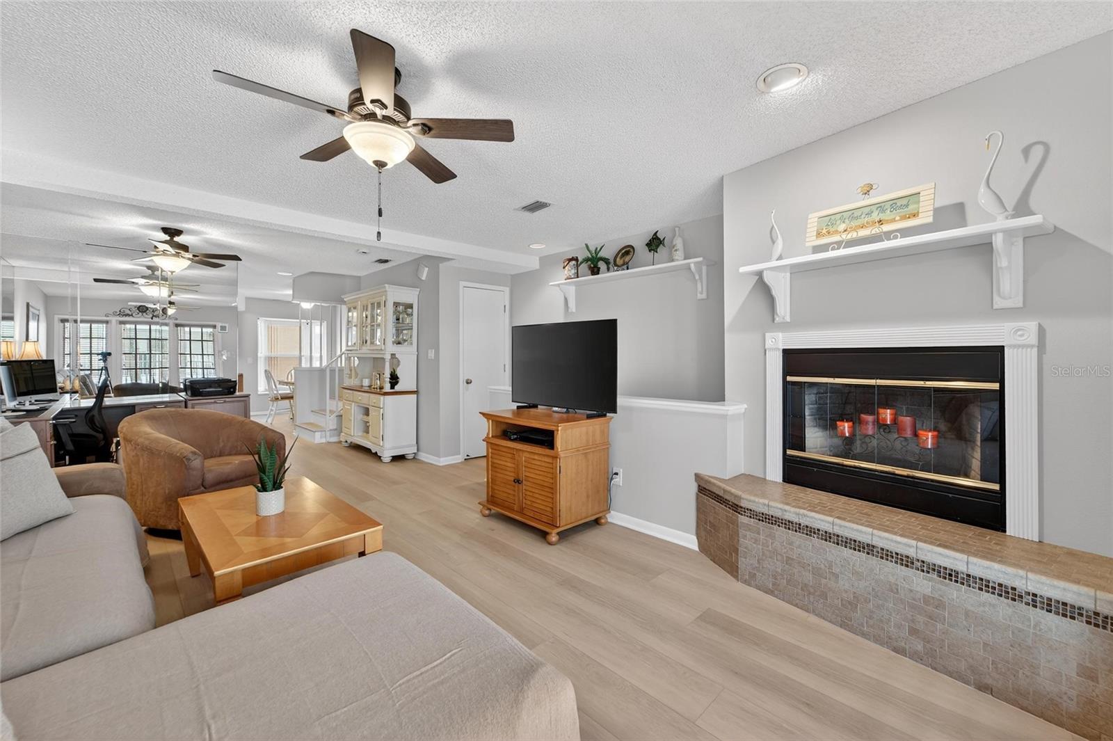 SUNSET REEF - Residential