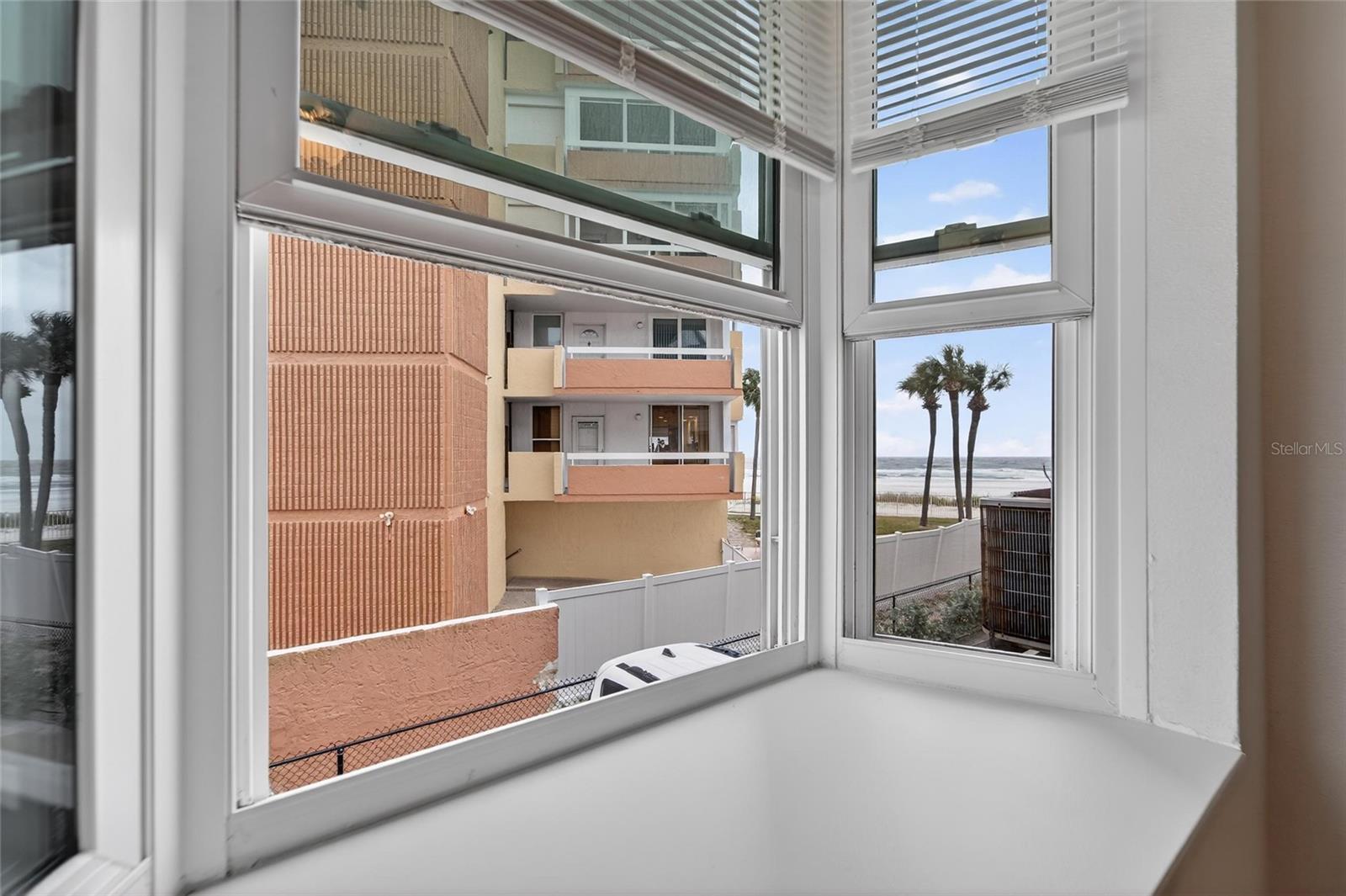 SUNSET REEF - Residential