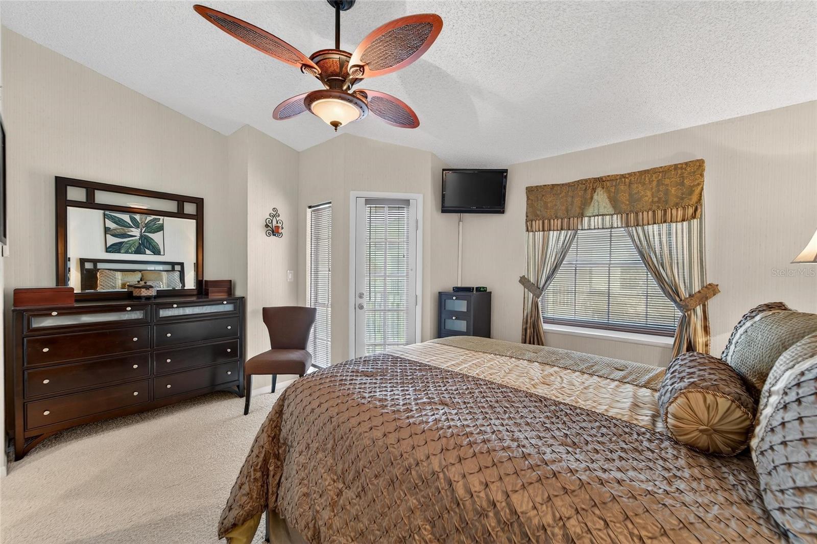 SUNSET REEF - Residential