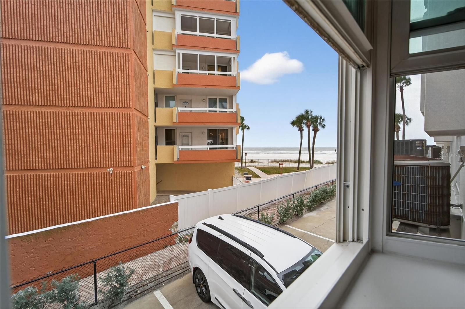 SUNSET REEF - Residential