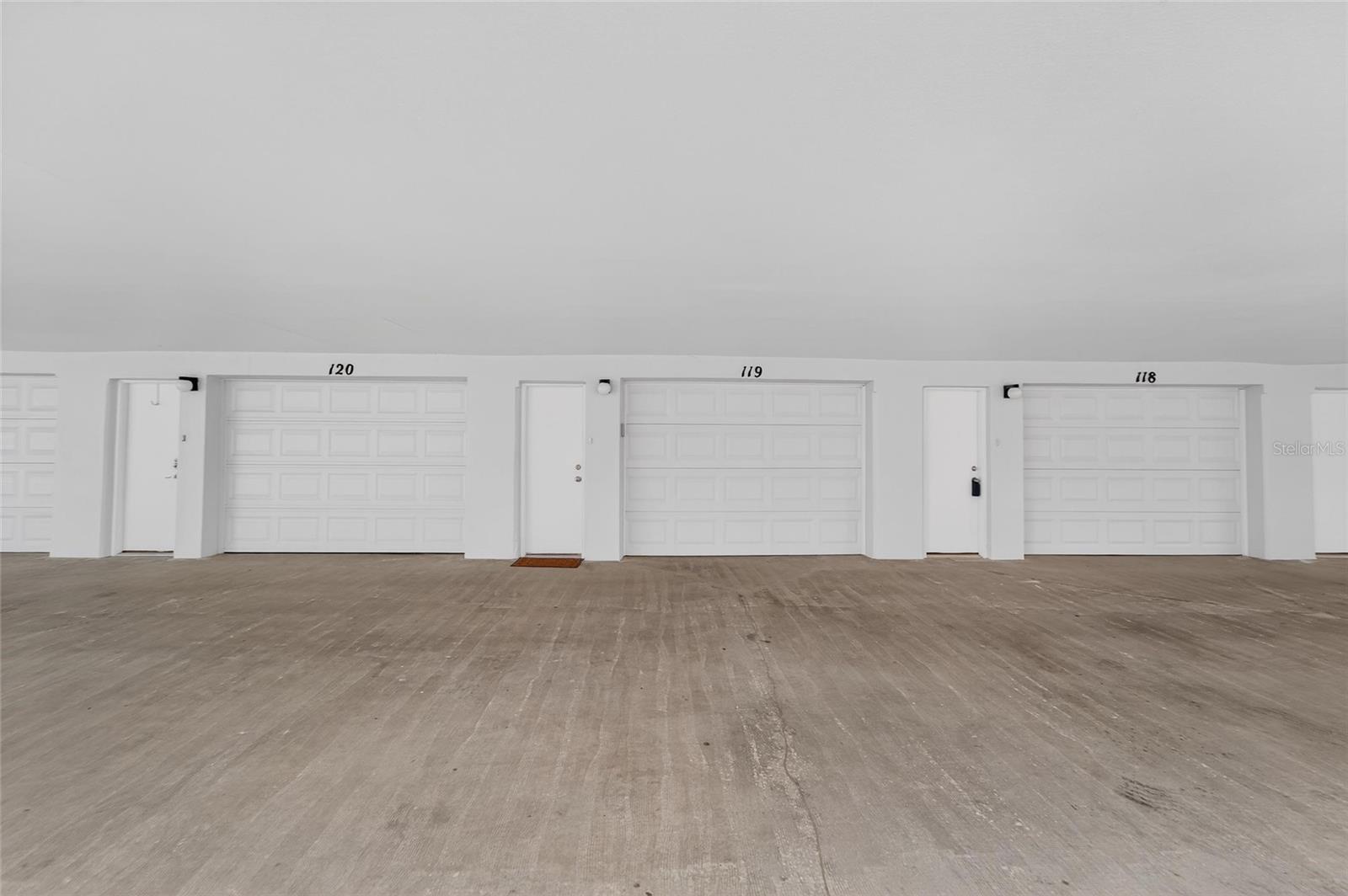 SUNSET REEF - Residential