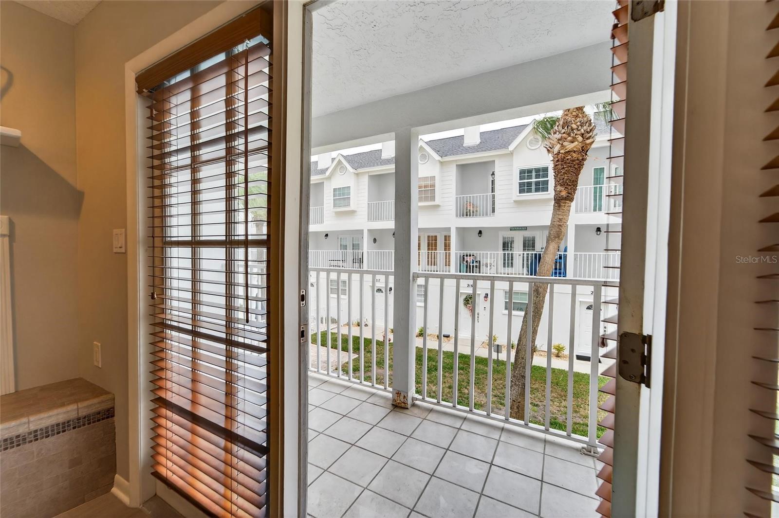 SUNSET REEF - Residential