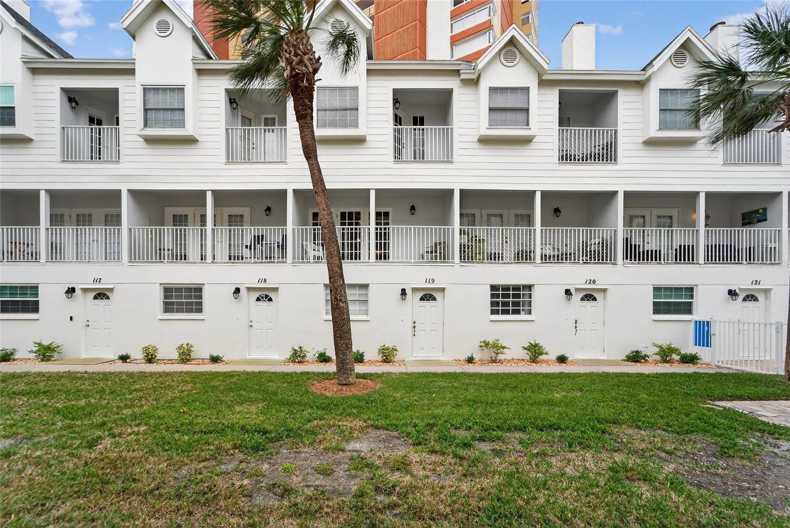 SUNSET REEF - Residential