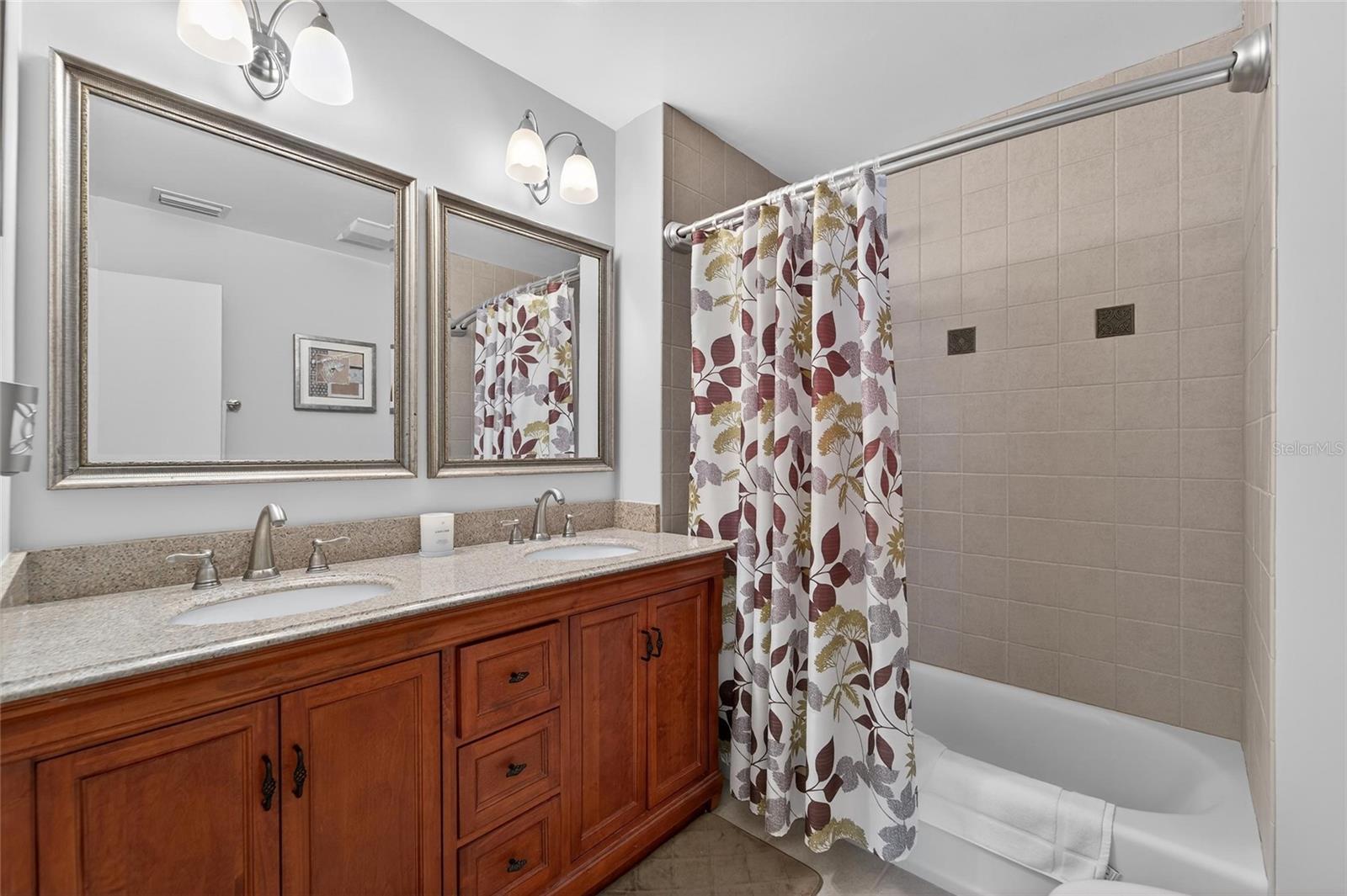 SUNSET REEF - Residential