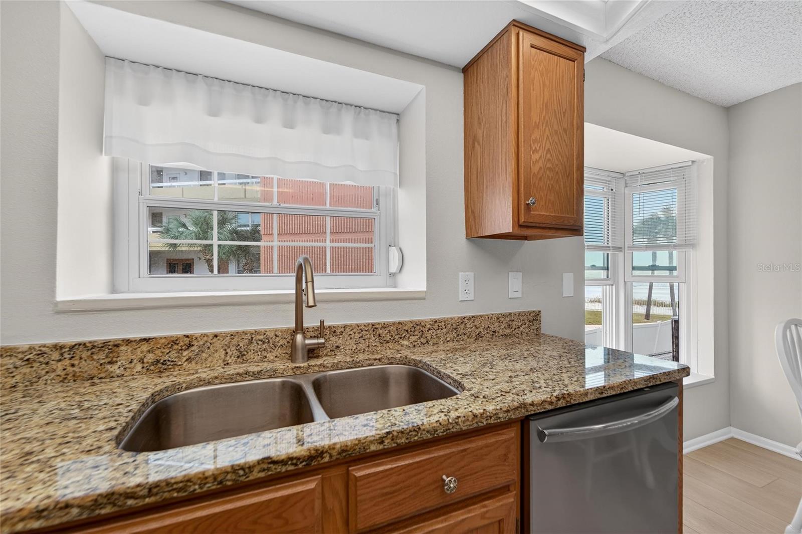 SUNSET REEF - Residential