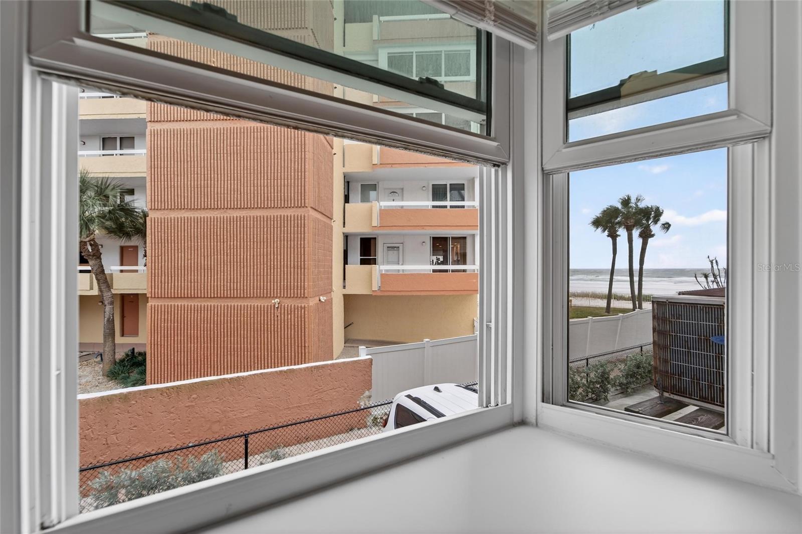 SUNSET REEF - Residential