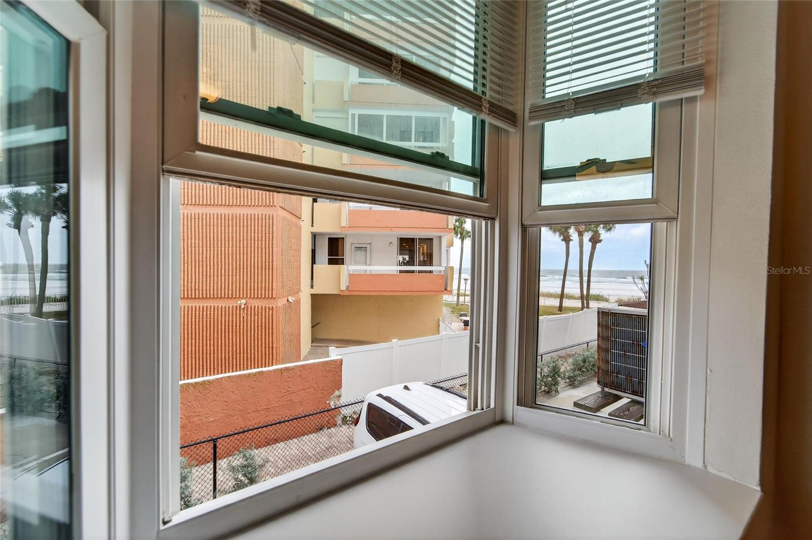 SUNSET REEF - Residential