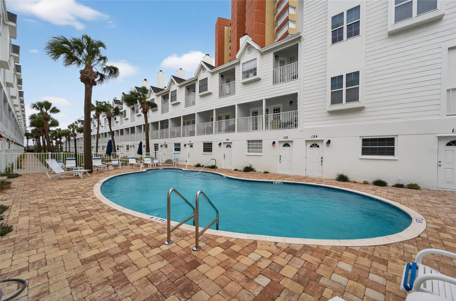 SUNSET REEF - Residential