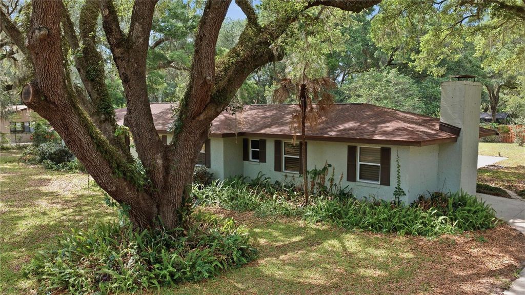 Photo of 2415 NE 59th Place, Ocala, FL 34479 (MLS # OM725244)