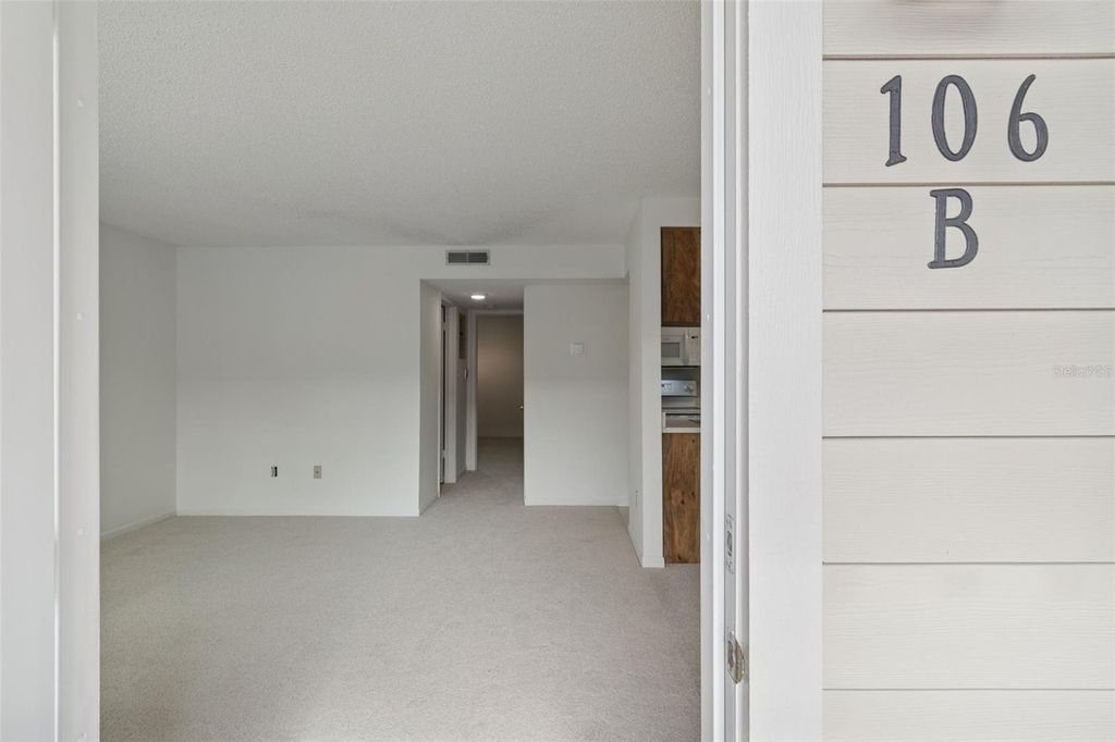 Photo of 525 S Lincoln Avenue #106, Tampa, FL 33609 (MLS # TB8463996)