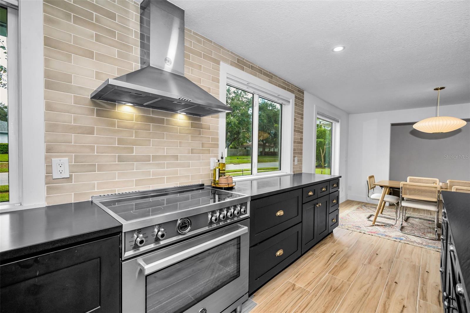 WINDSOR WOODS - Residential