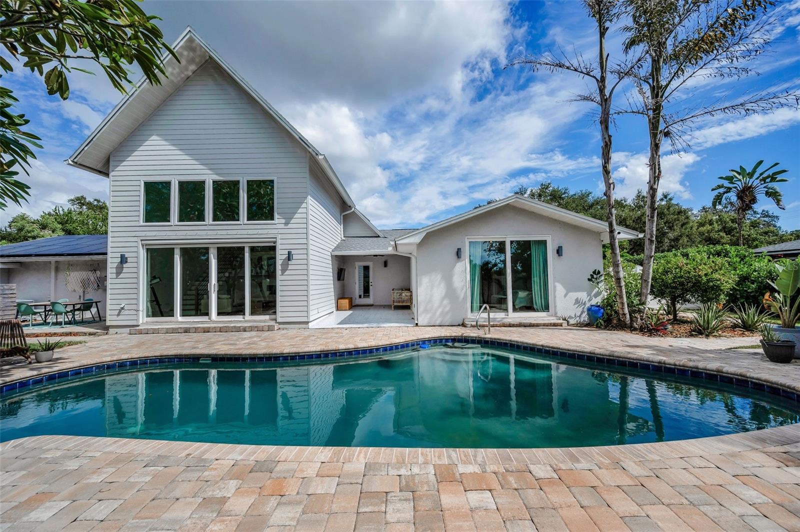WINDSOR WOODS - Residential