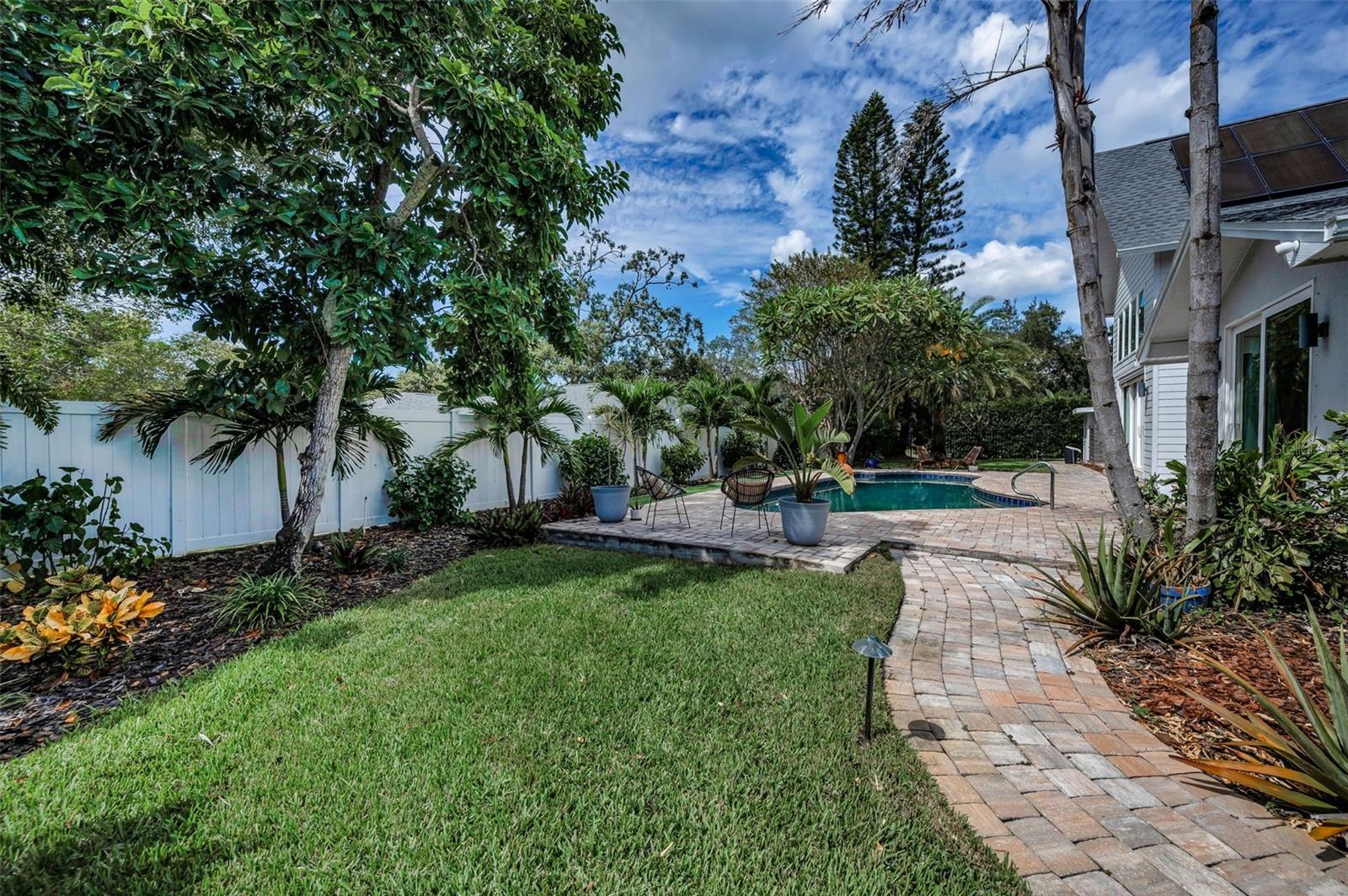 WINDSOR WOODS - Residential
