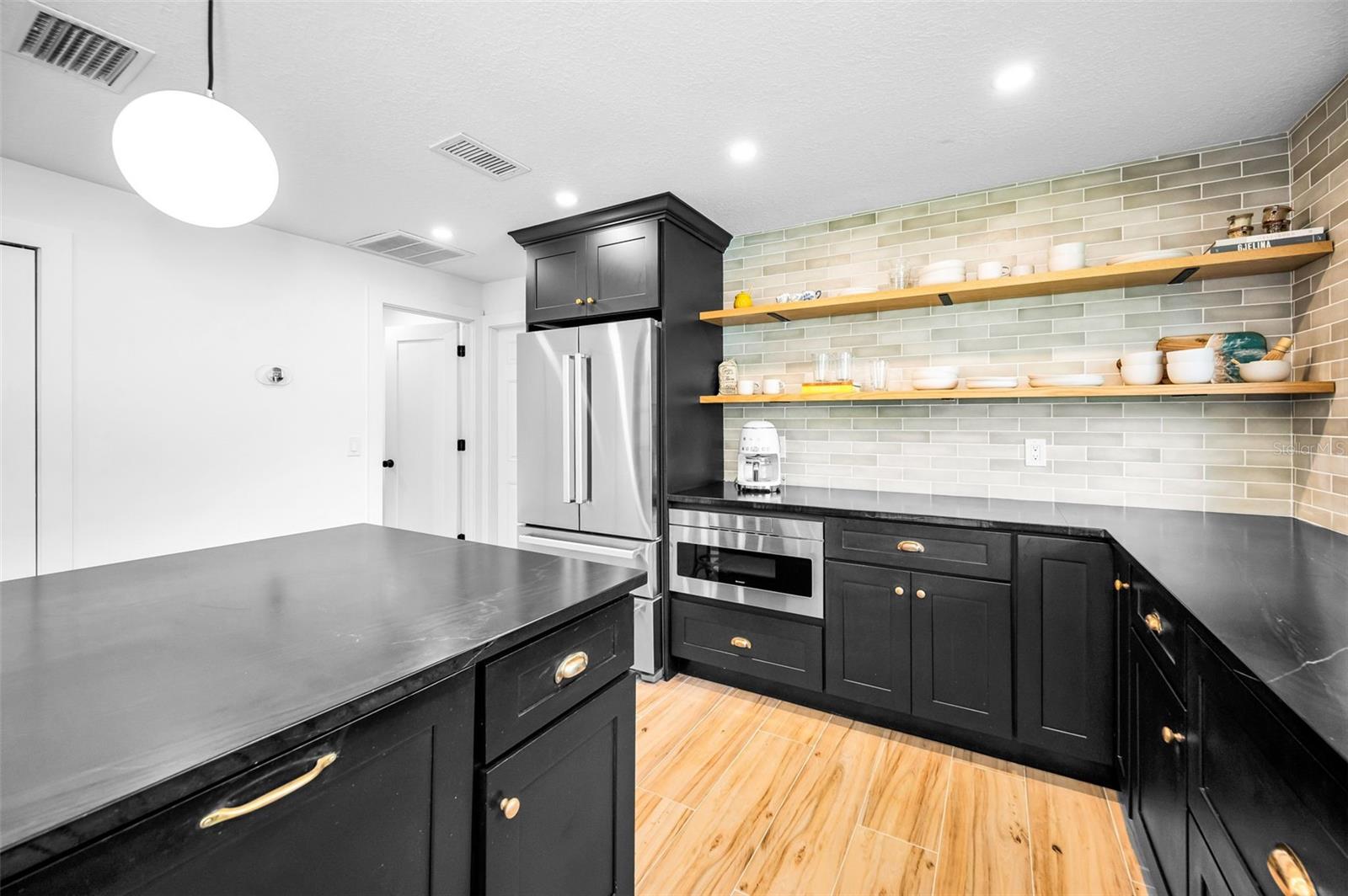 WINDSOR WOODS - Residential