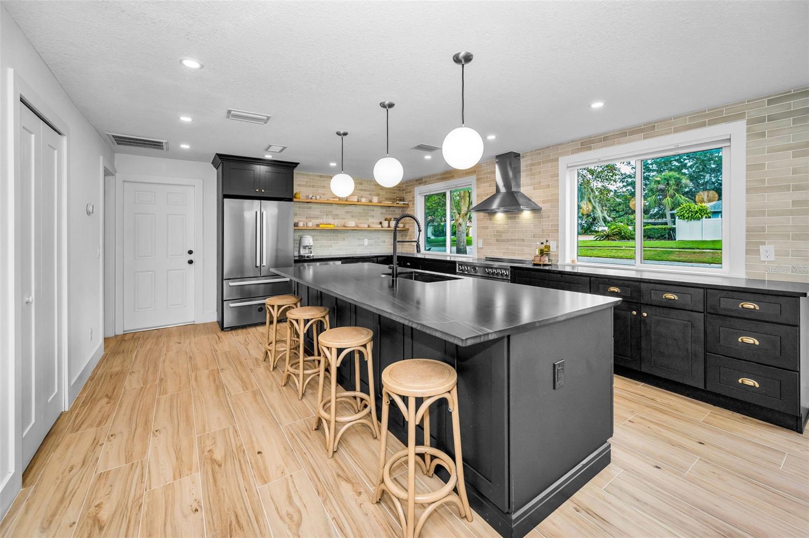 WINDSOR WOODS - Residential
