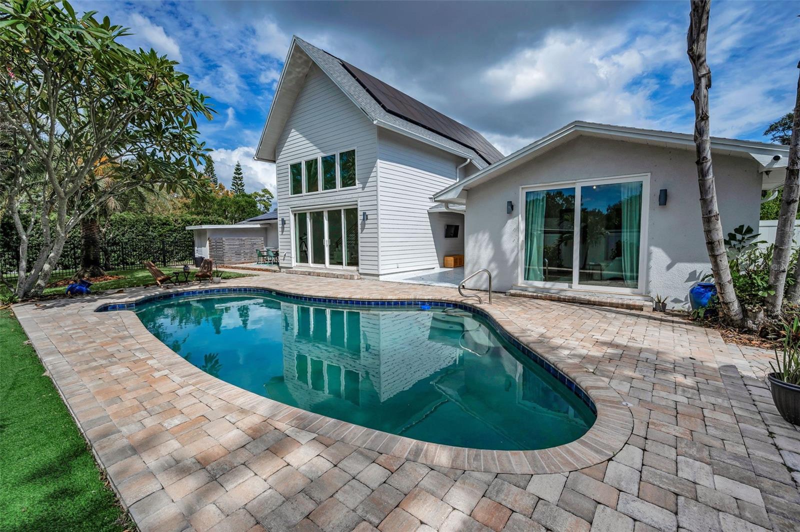 WINDSOR WOODS - Residential