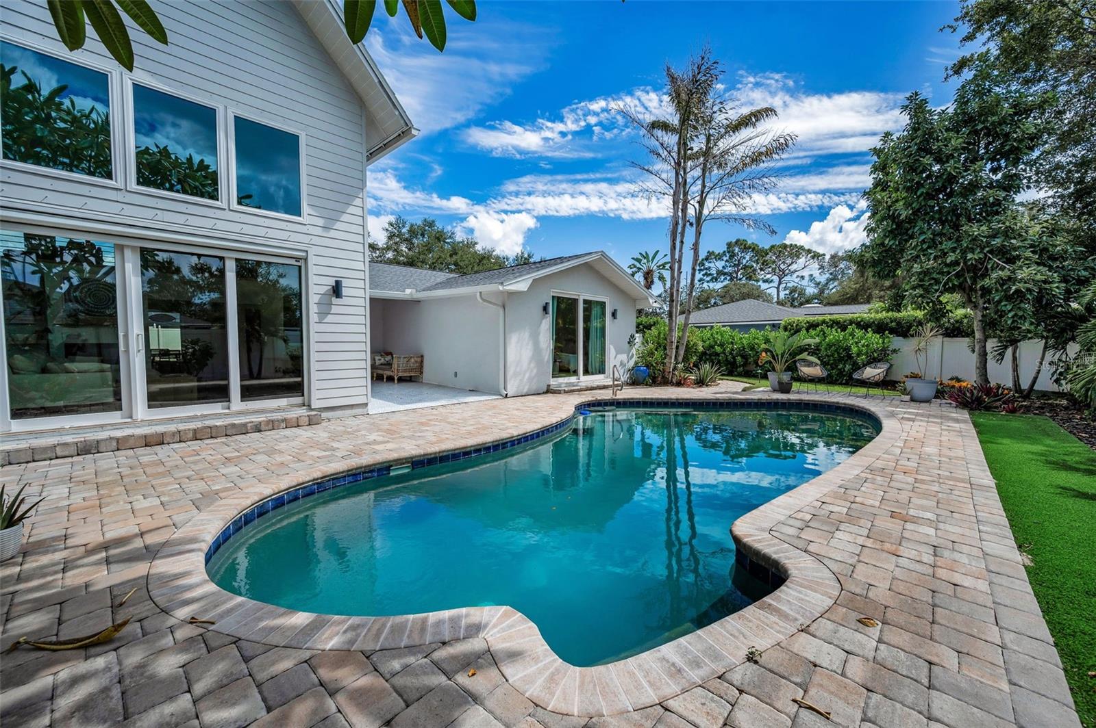 WINDSOR WOODS - Residential