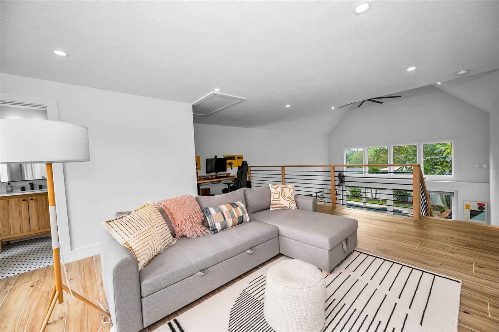 WINDSOR WOODS - Residential