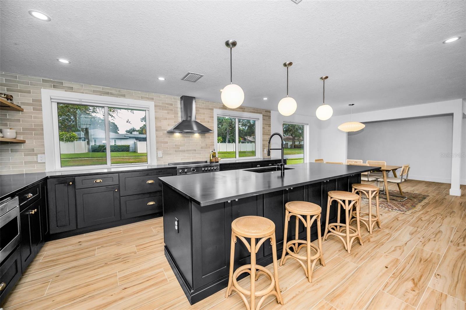 WINDSOR WOODS - Residential