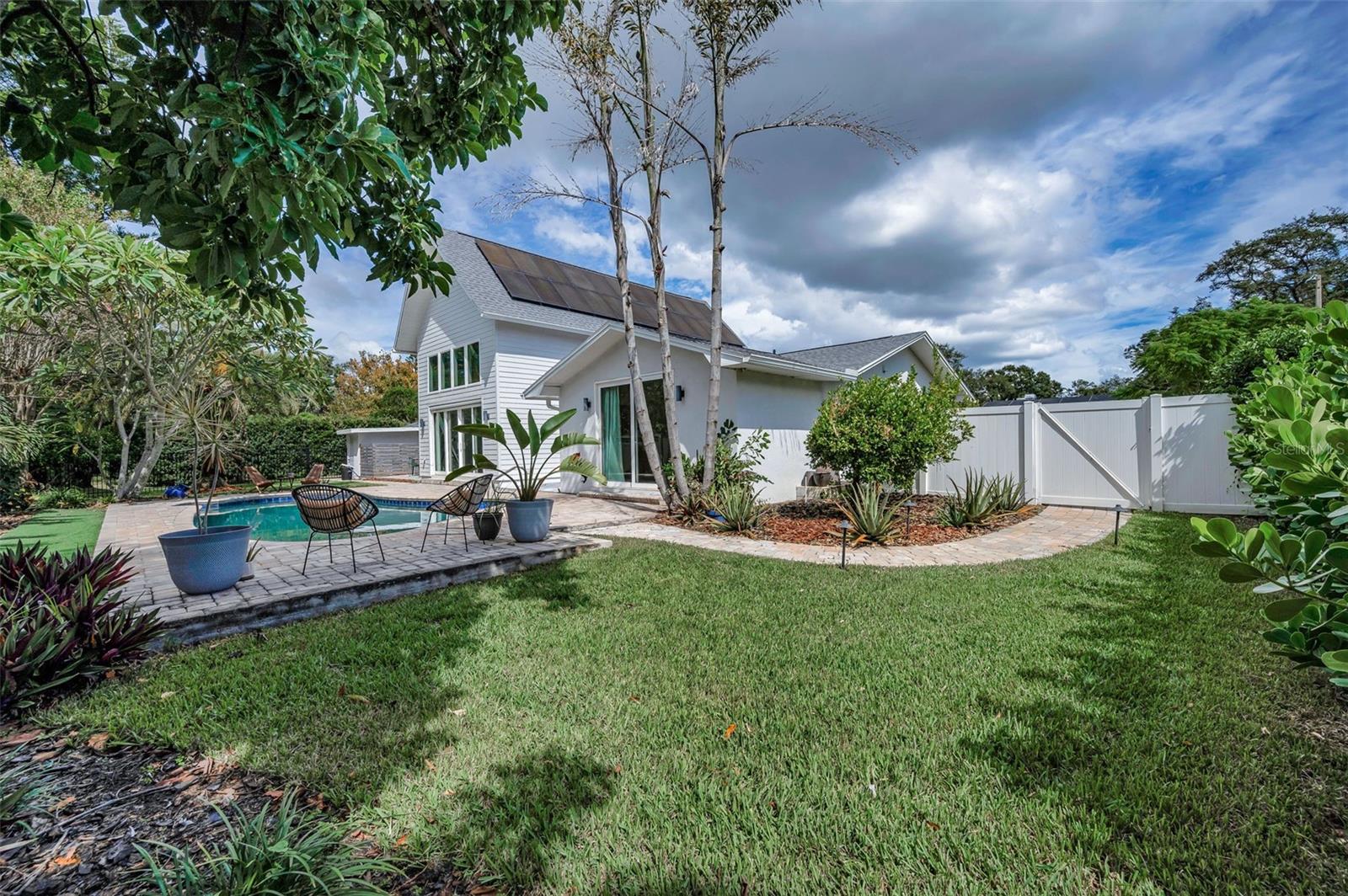 WINDSOR WOODS - Residential