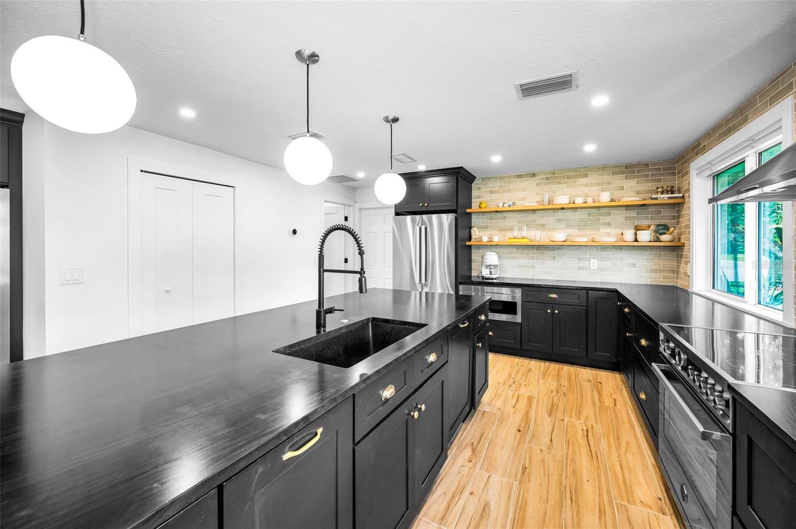 WINDSOR WOODS - Residential