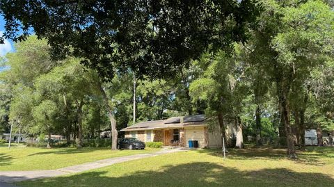 A home in DUNNELLON