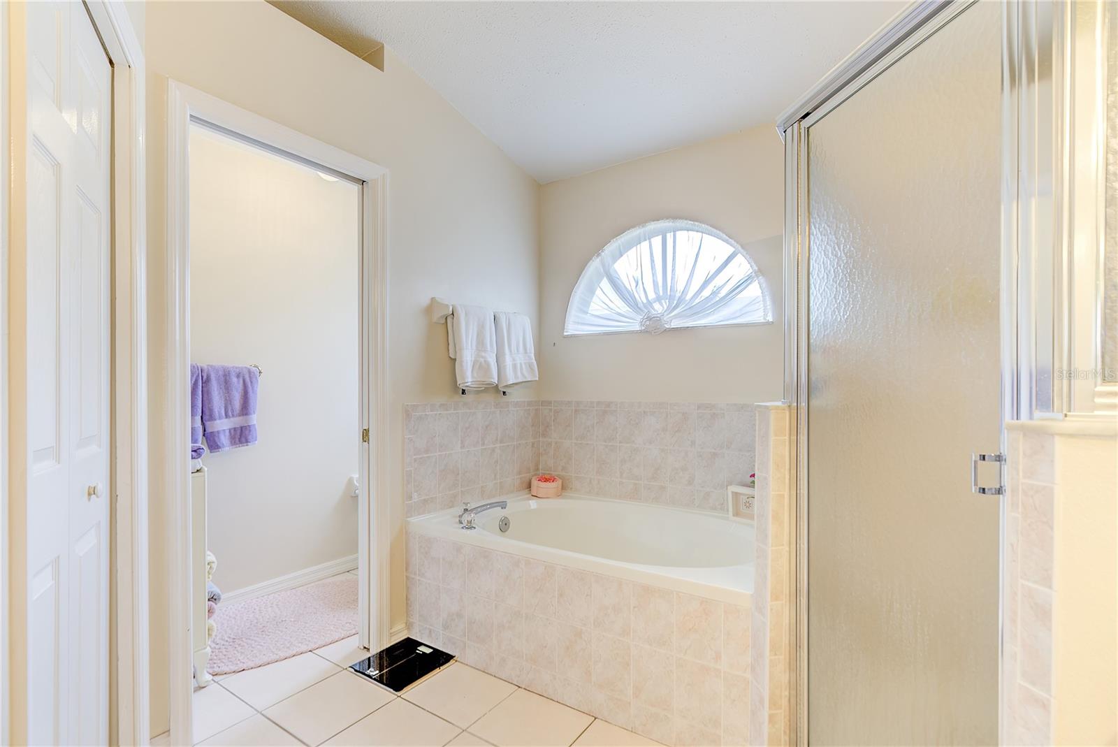 MEADOW OAKS - Residential