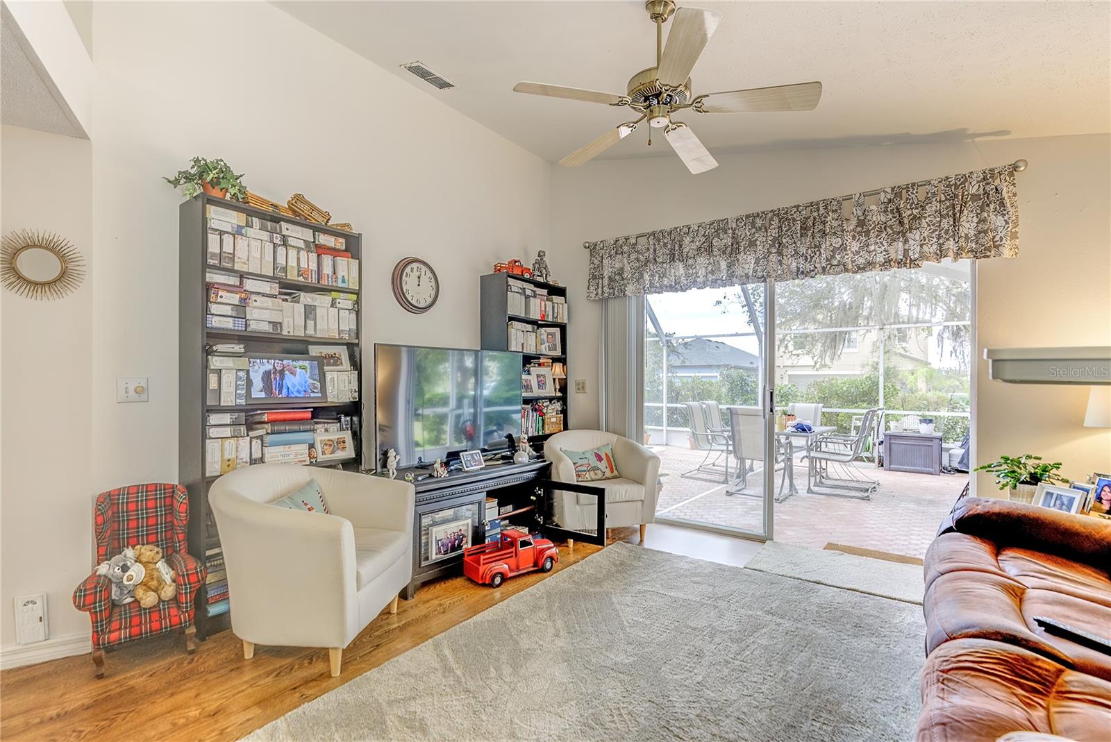 MEADOW OAKS - Residential