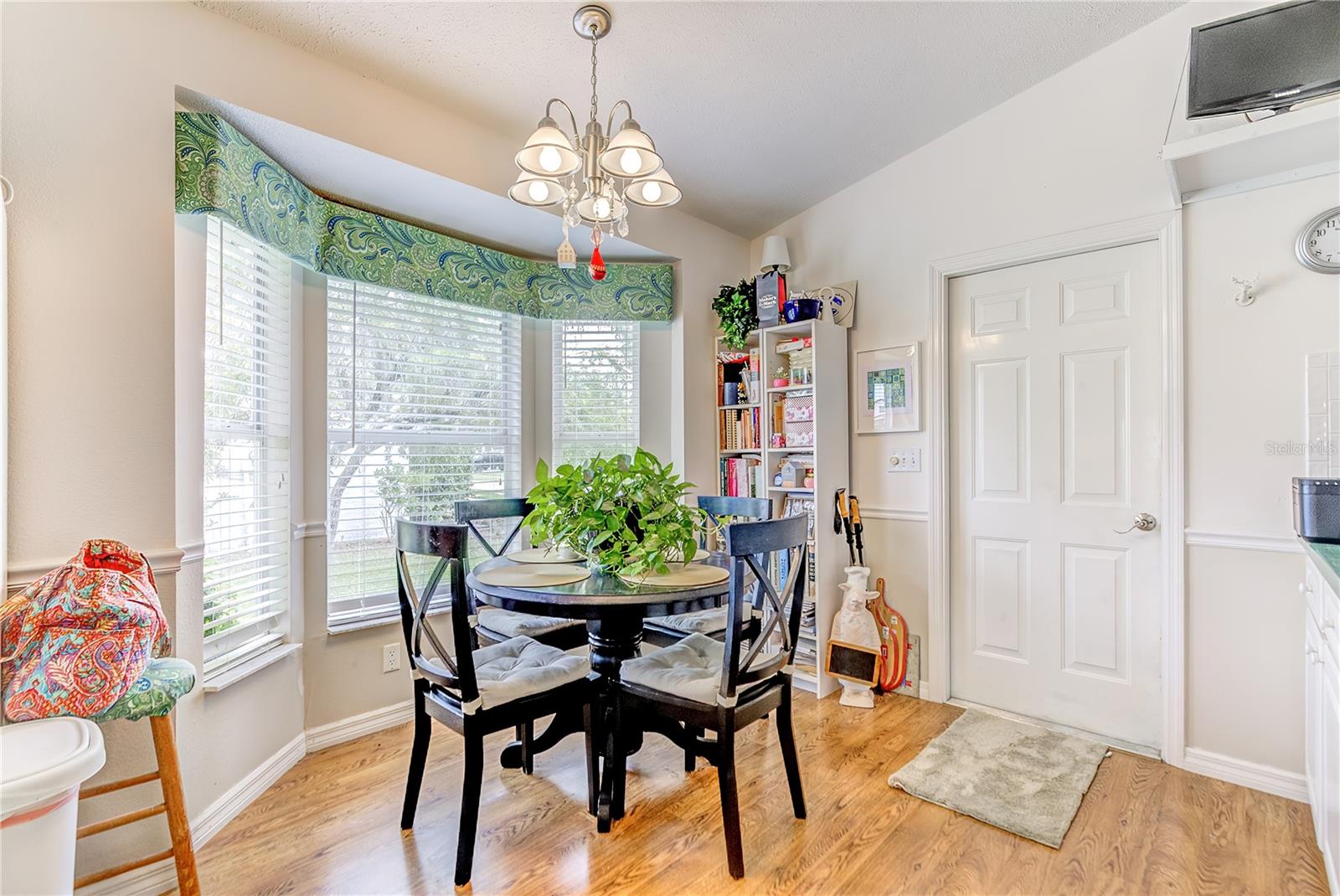 MEADOW OAKS - Residential