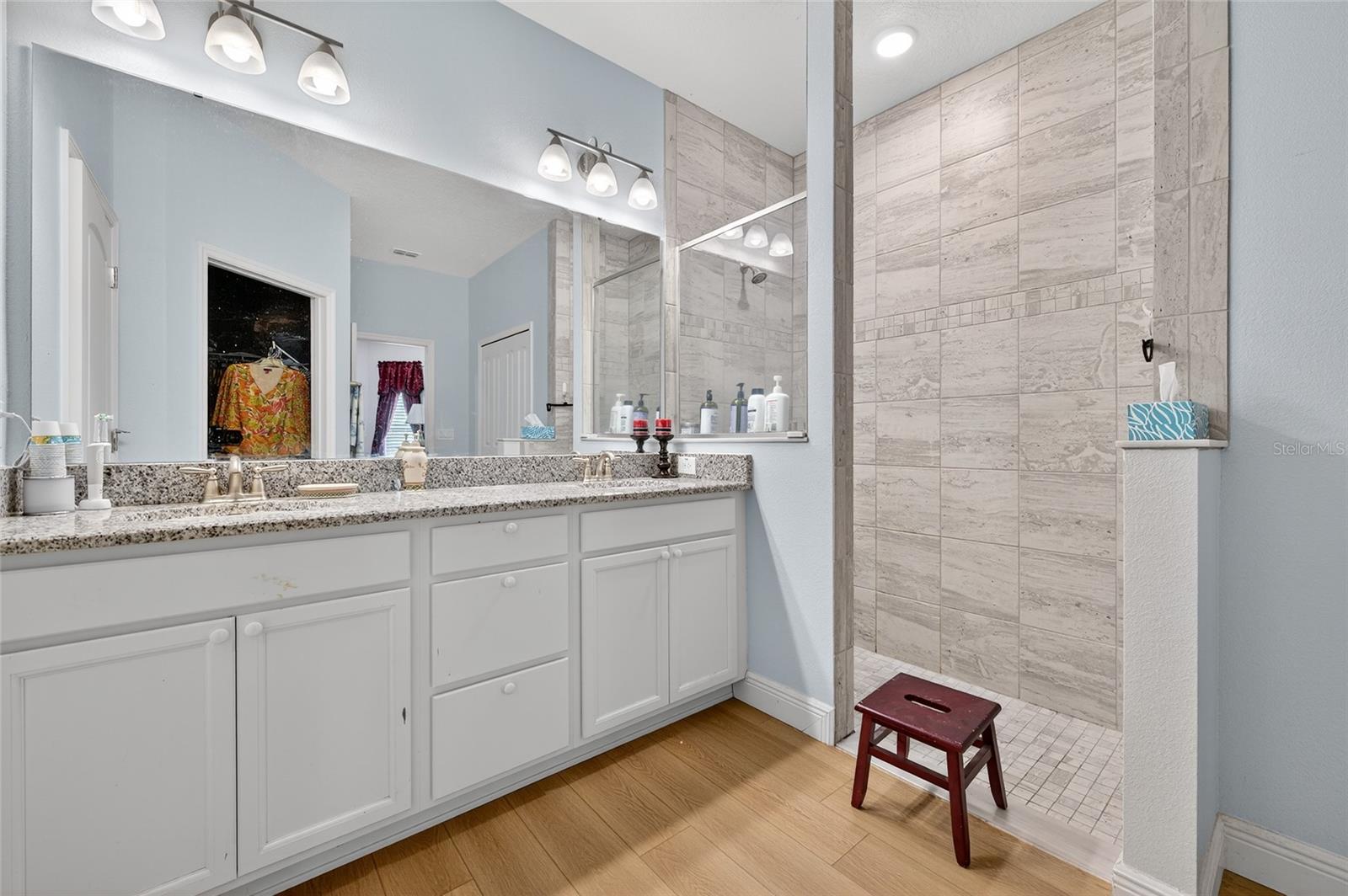 HUNTINGTON WOODS/HUNTERS RDG - Residential