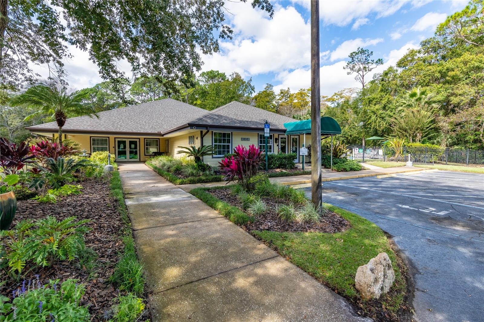 HUNTINGTON WOODS/HUNTERS RDG - Residential