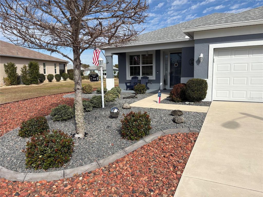 Photo of 7819 SW 88th Street Road, Ocala, FL 34476 (MLS # OM717610)