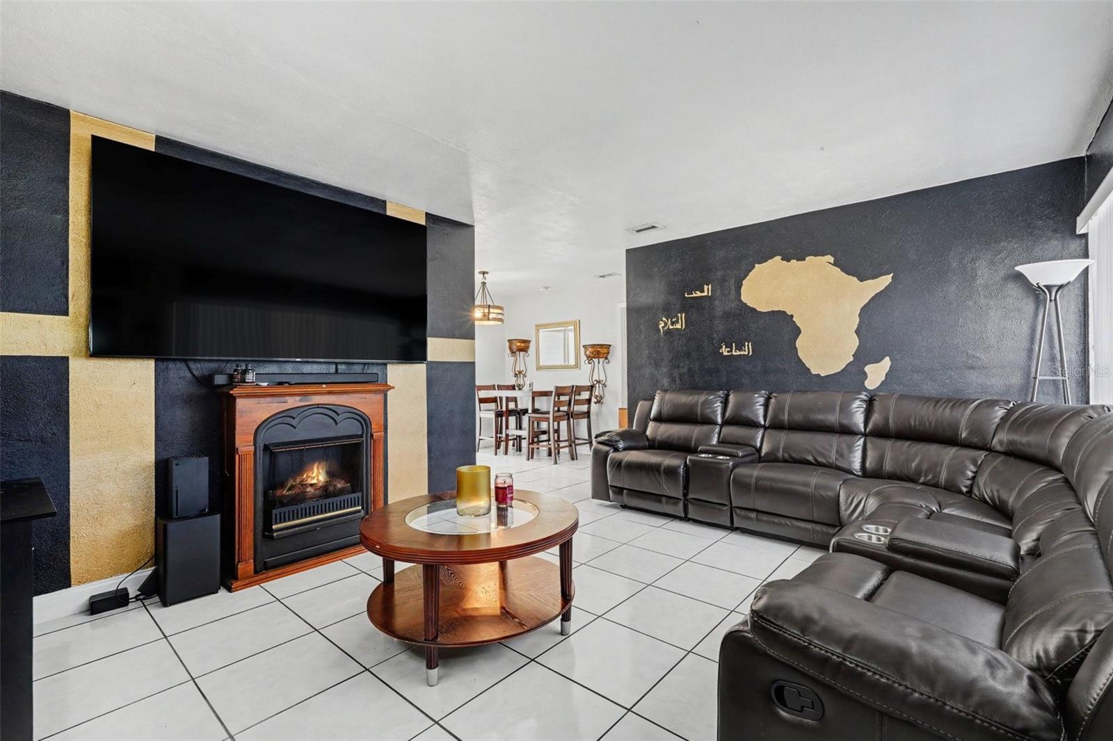 1109 WILLOW LANE