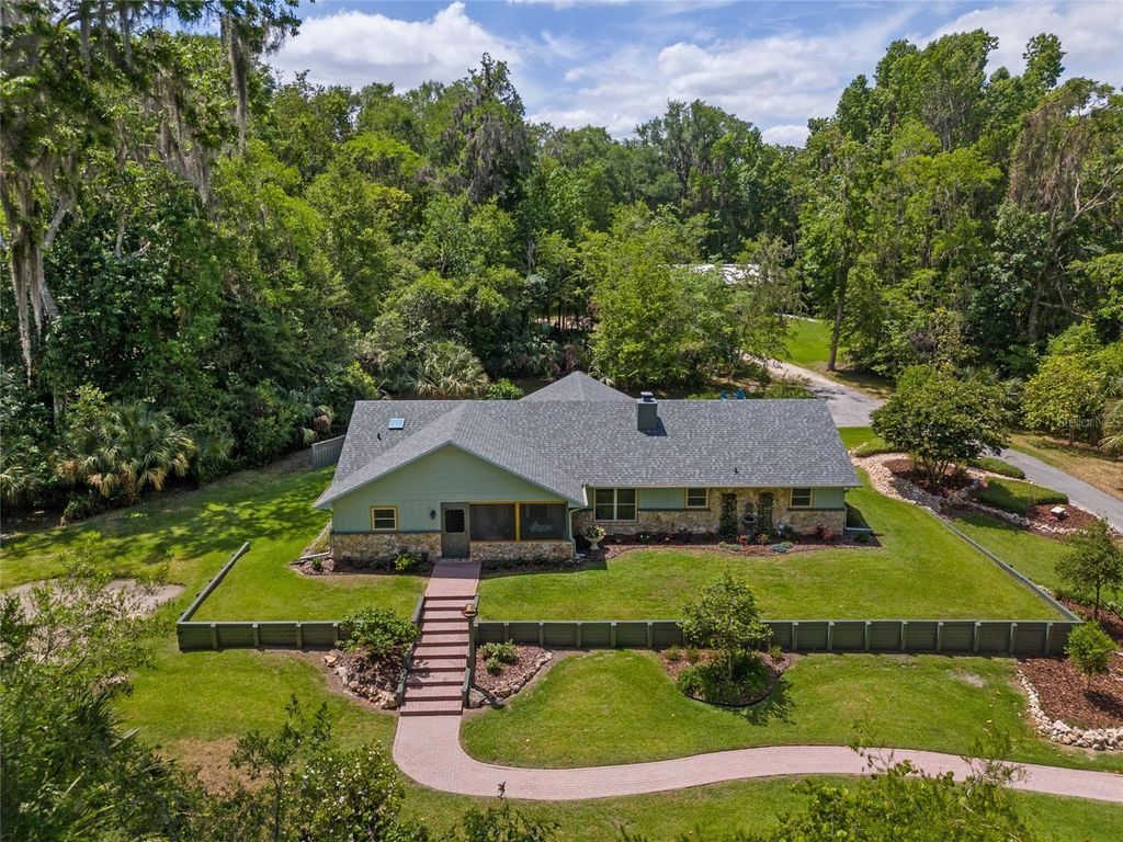 Photo of 400 SE 90th Street, Ocala, FL 34480 (MLS # OM721554)