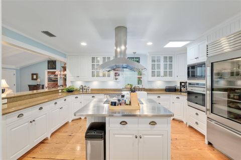 Tiny photo for 400 SE 90th Street, Ocala, FL 34480 (MLS # OM721554)