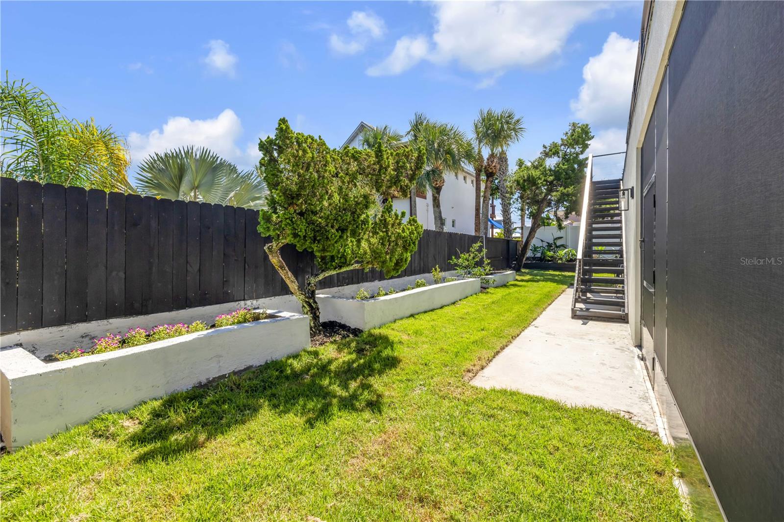 ORLANDO BEACH - Residential
