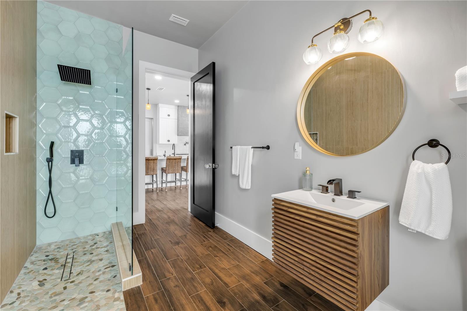 ORLANDO BEACH - Residential