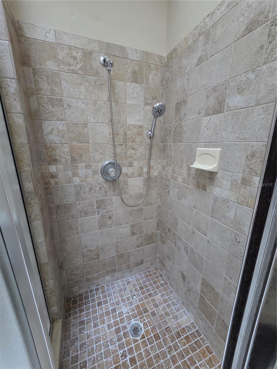 QUEEN ANNE GATE - Residential